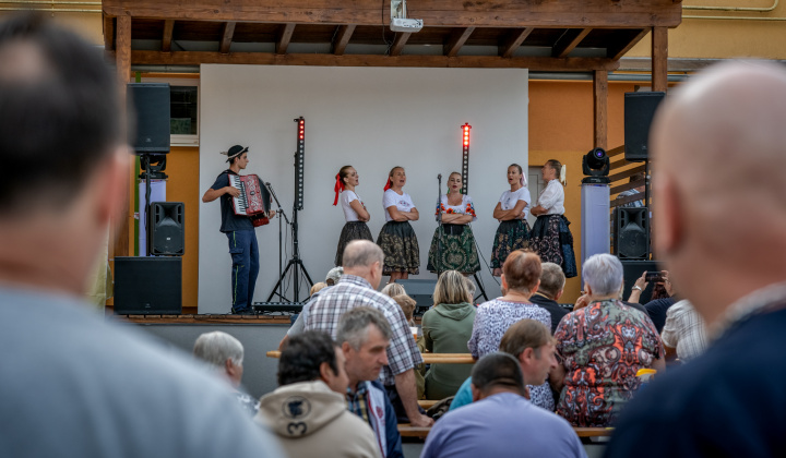 Šport a Kultúra / Posvätenie HASIČSKEJ ZBROJNICE V ŠEMŠI - foto