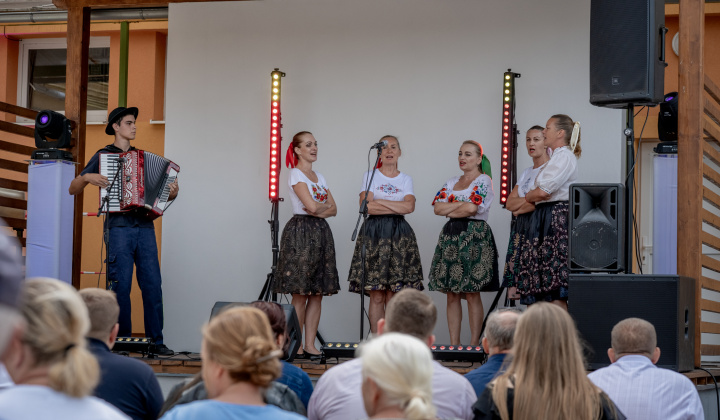 Šport a Kultúra / Posvätenie HASIČSKEJ ZBROJNICE V ŠEMŠI - foto
