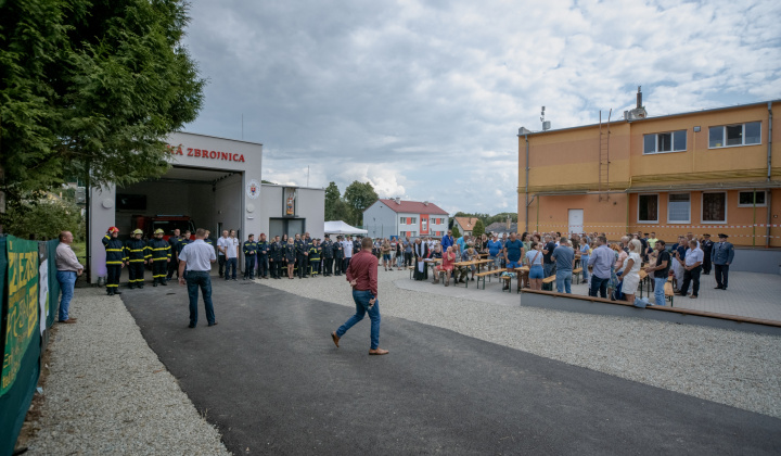 Šport a Kultúra / Posvätenie HASIČSKEJ ZBROJNICE V ŠEMŠI - foto