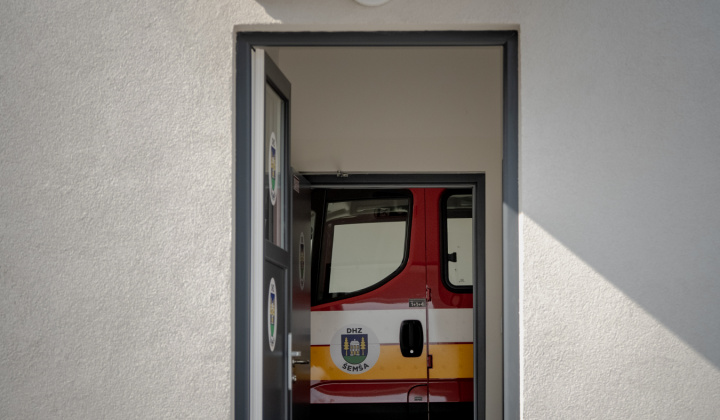 Šport a Kultúra / Posvätenie HASIČSKEJ ZBROJNICE V ŠEMŠI - foto