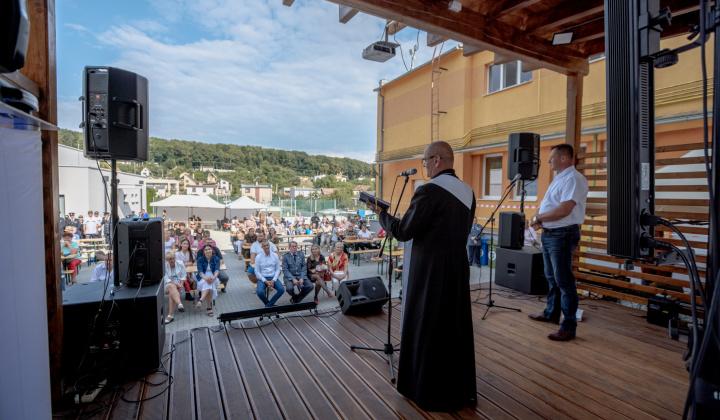 Šport a Kultúra / Posvätenie HASIČSKEJ ZBROJNICE V ŠEMŠI - foto