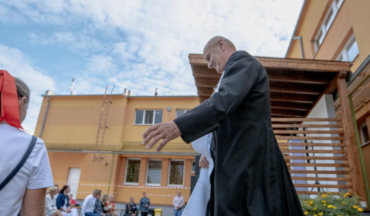 Šport a Kultúra / Posvätenie HASIČSKEJ ZBROJNICE V ŠEMŠI - foto