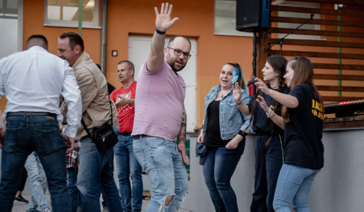 Šport a Kultúra / Stavanie mája a májová veselica 2022 - foto