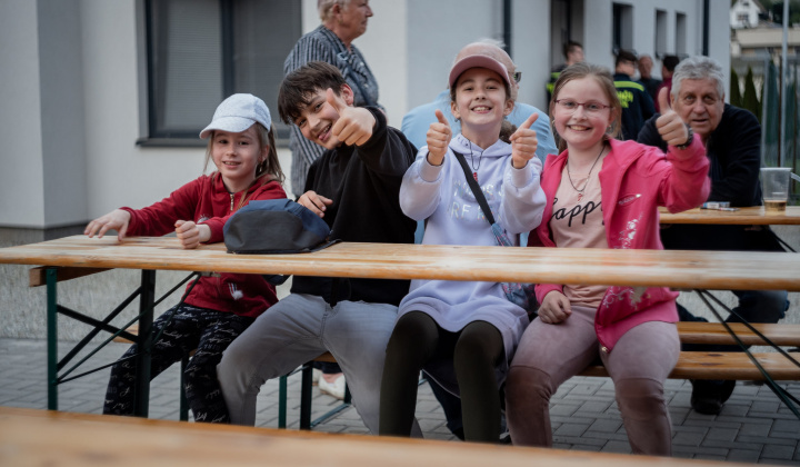 Šport a Kultúra / Stavanie mája a májová veselica 2022 - foto