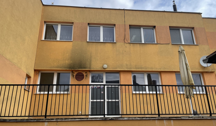 Čistenie fasády a okolia