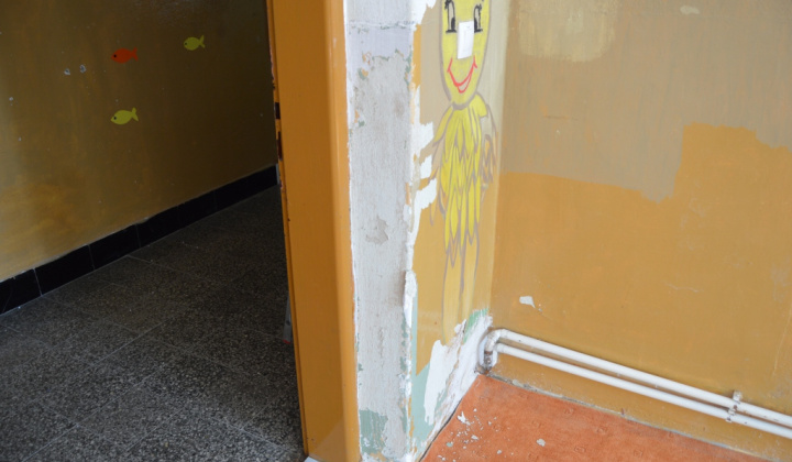 8. fotografia fotogalérie Rekonštrukcia ZŠ - podlahy a steny 2015