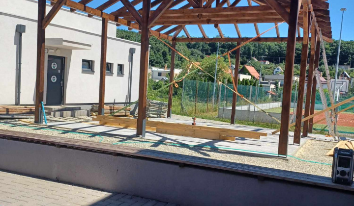 4. fotografia fotogalérie Stavba vonkajšieho exteriérového priestoru pre kultúrne a spoločenské podujatia / Altánok