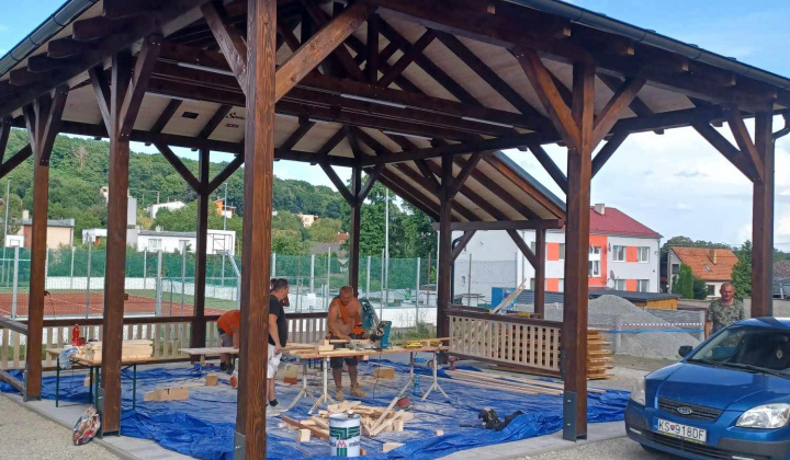 5. fotografia fotogalérie Stavba vonkajšieho exteriérového priestoru pre kultúrne a spoločenské podujatia / Altánok