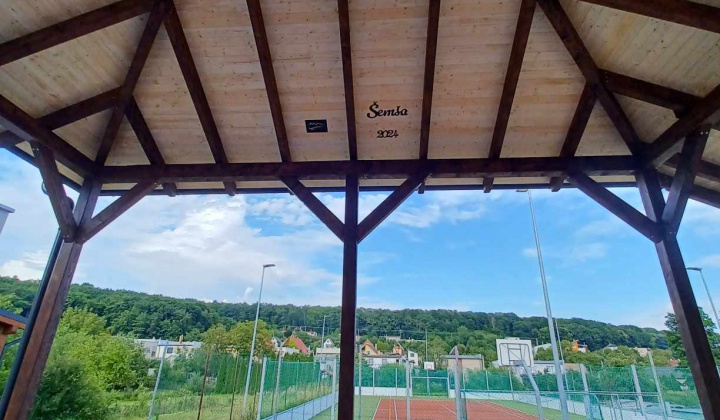 7. fotografia fotogalérie Stavba vonkajšieho exteriérového priestoru pre kultúrne a spoločenské podujatia / Altánok