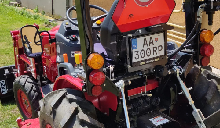 2. fotografia fotogalérie Traktor s príslušenstvom