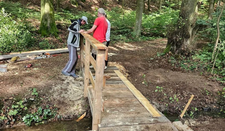 4. fotografia fotogalérie Výstavba nového mostíka - Kaplnka Semsey