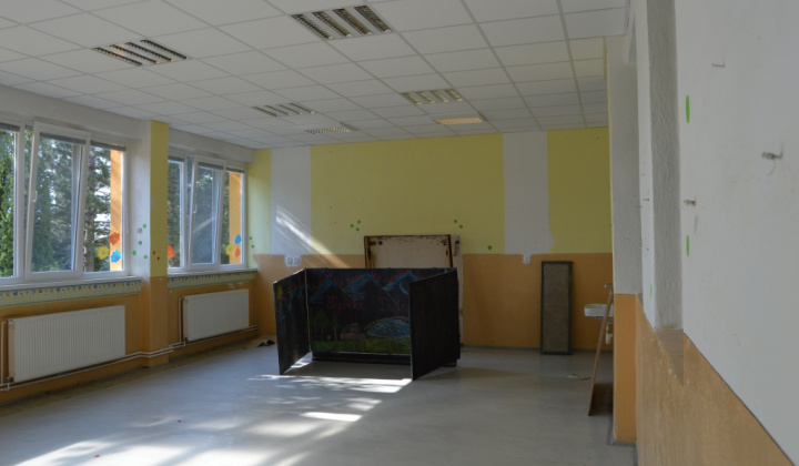 Rekonštrukcia ZŠ - podlahy a steny 2015