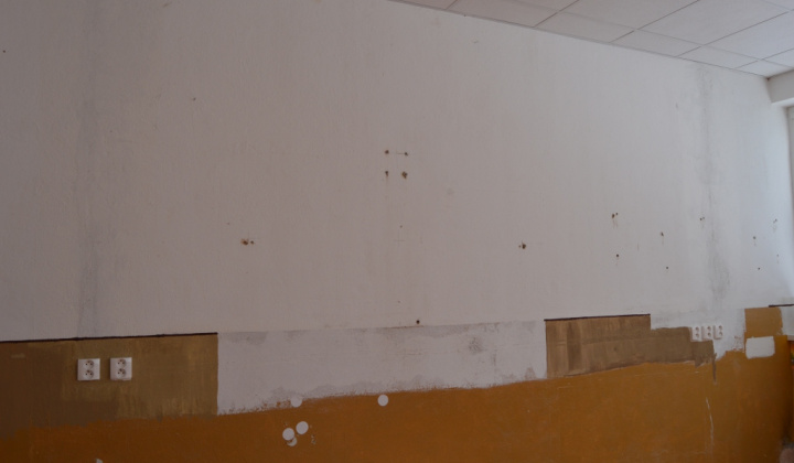 Rekonštrukcia ZŠ - podlahy a steny 2015