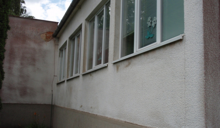 Rekonštrukcia-zateplenie strechy  a plášťa budovy ZŠ a MŠ 2013