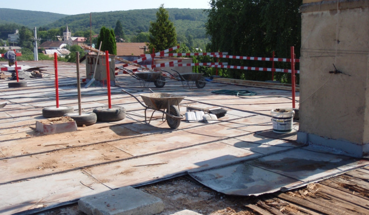 Rekonštrukcia-zateplenie strechy  a plášťa budovy ZŠ a MŠ 2013